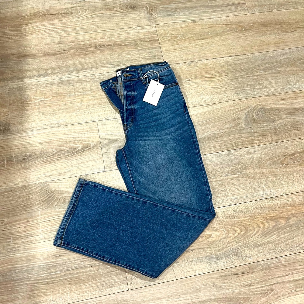 Fashion nova High Rise straight leg jeans- Medium Wash